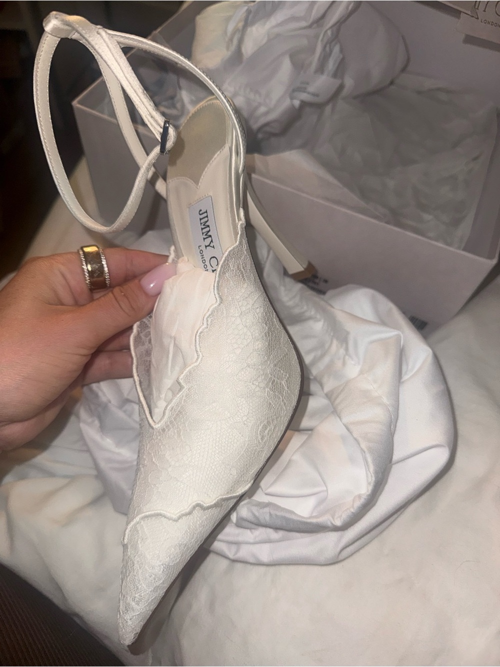 Jimmy Choo Ivory Lace Scalloped Pointed-Toe Heels- NWT SOLD OUT EVERYWHERE - Picture 3 of 5